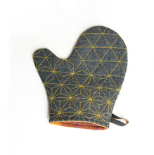 Load image into Gallery viewer, Bombazine mitt