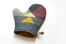 Load image into Gallery viewer, Bombazine mitt